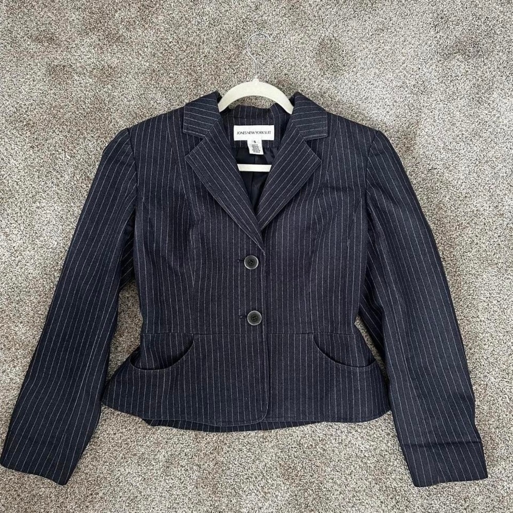 Size 6 Jones New‎ York Pinstripe Blazer Jacket
